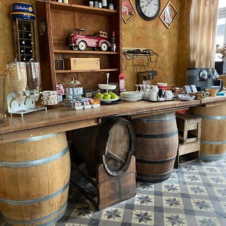 L'Escapade Hotel Carentan Bagian luar foto
